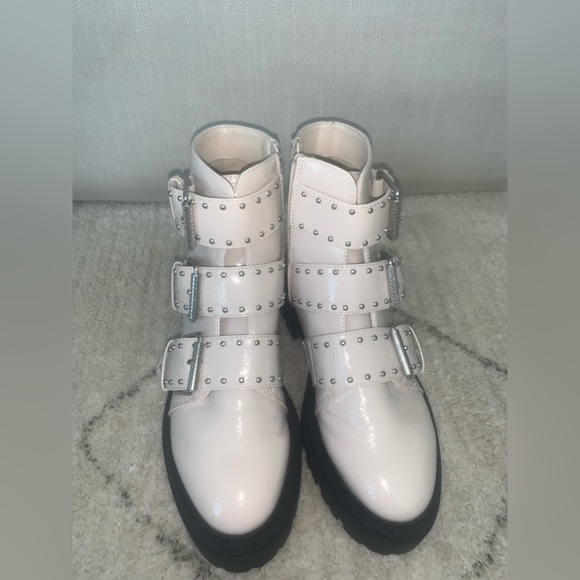 Luxury white boots for sale - Picture 3 of 3